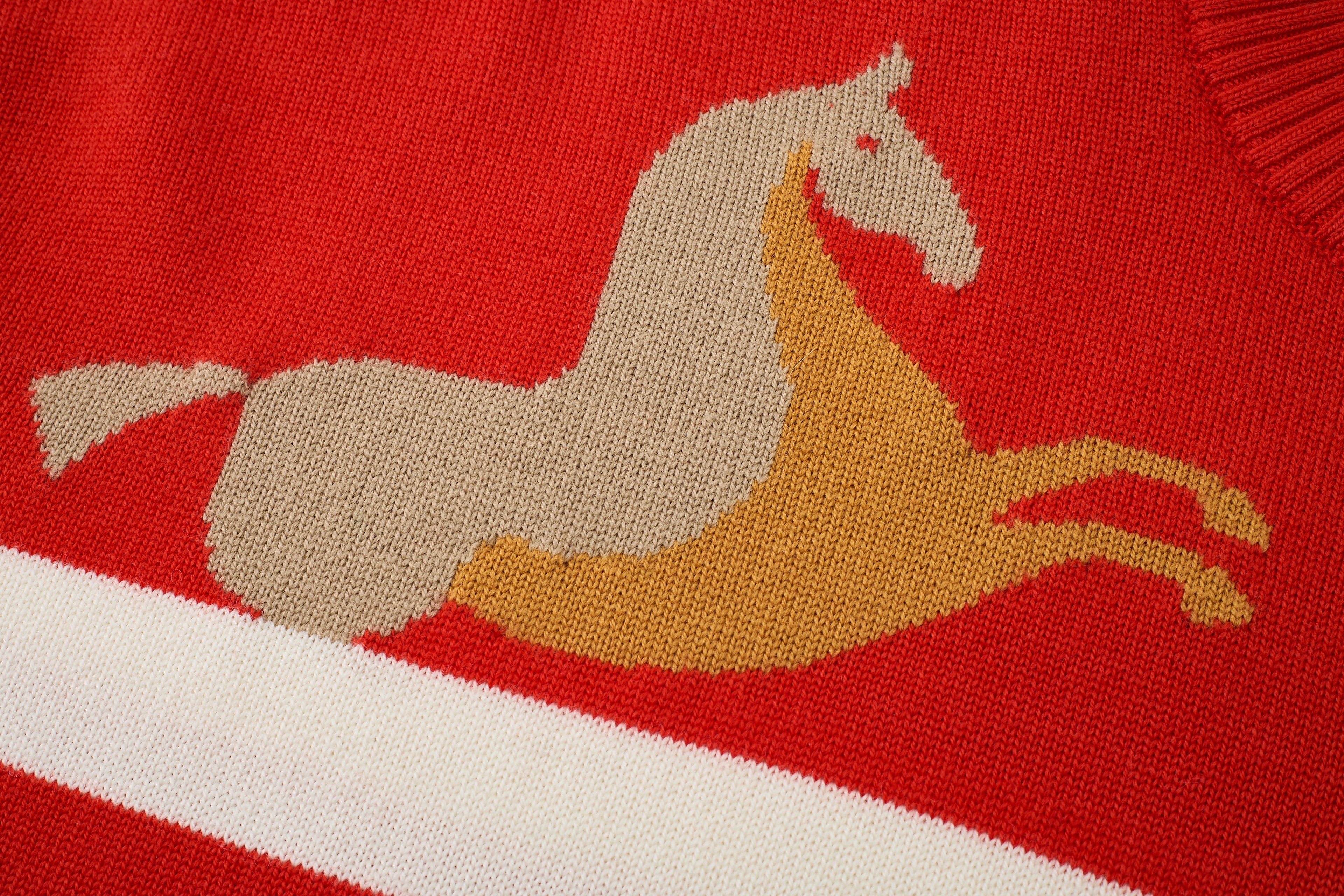 JUMPING HORSE WIDE SWEATER