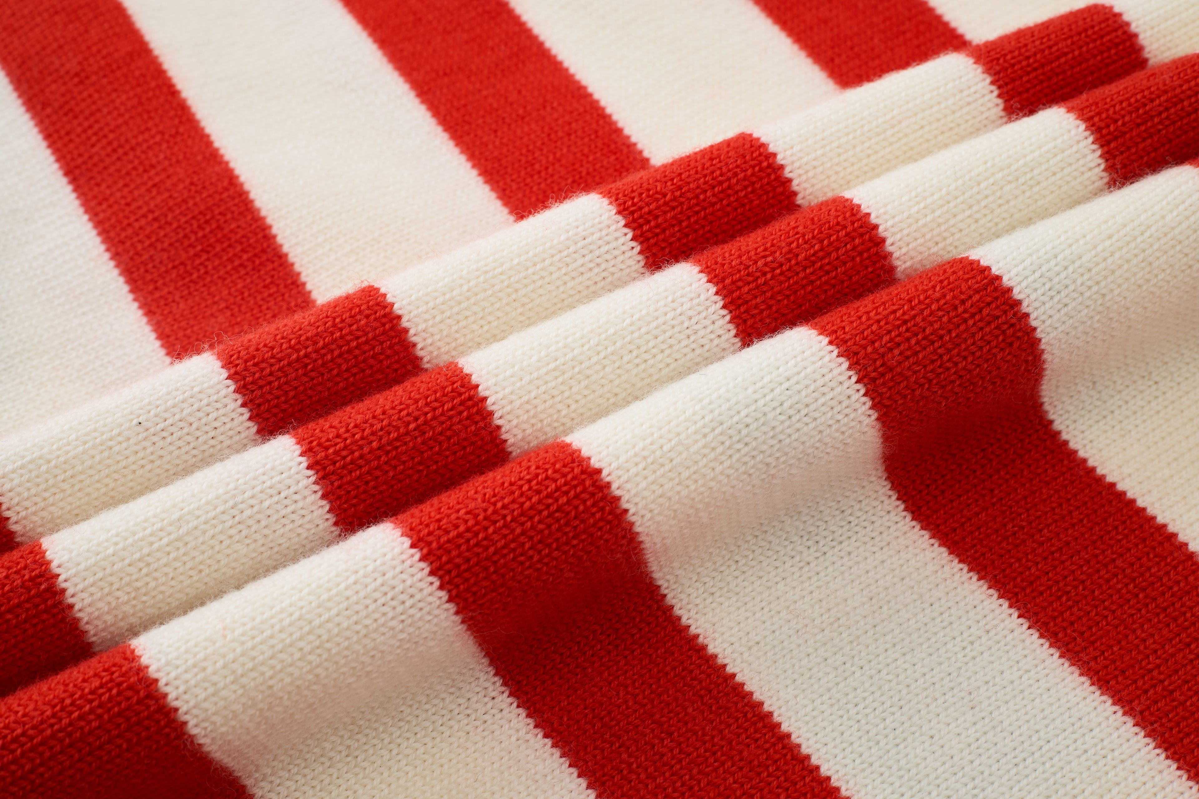 JUMPING HORSE WIDE SWEATER