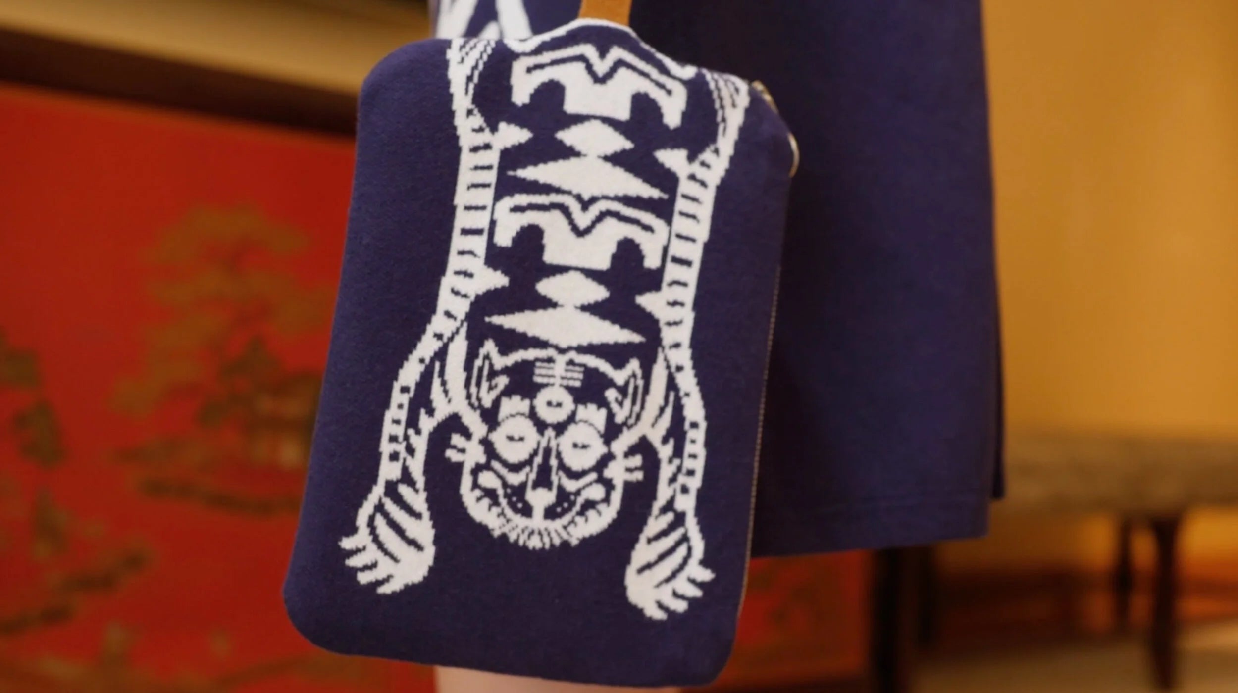 TIGER CLUTCH FROM UPCYCLE BEDSHEET YARN