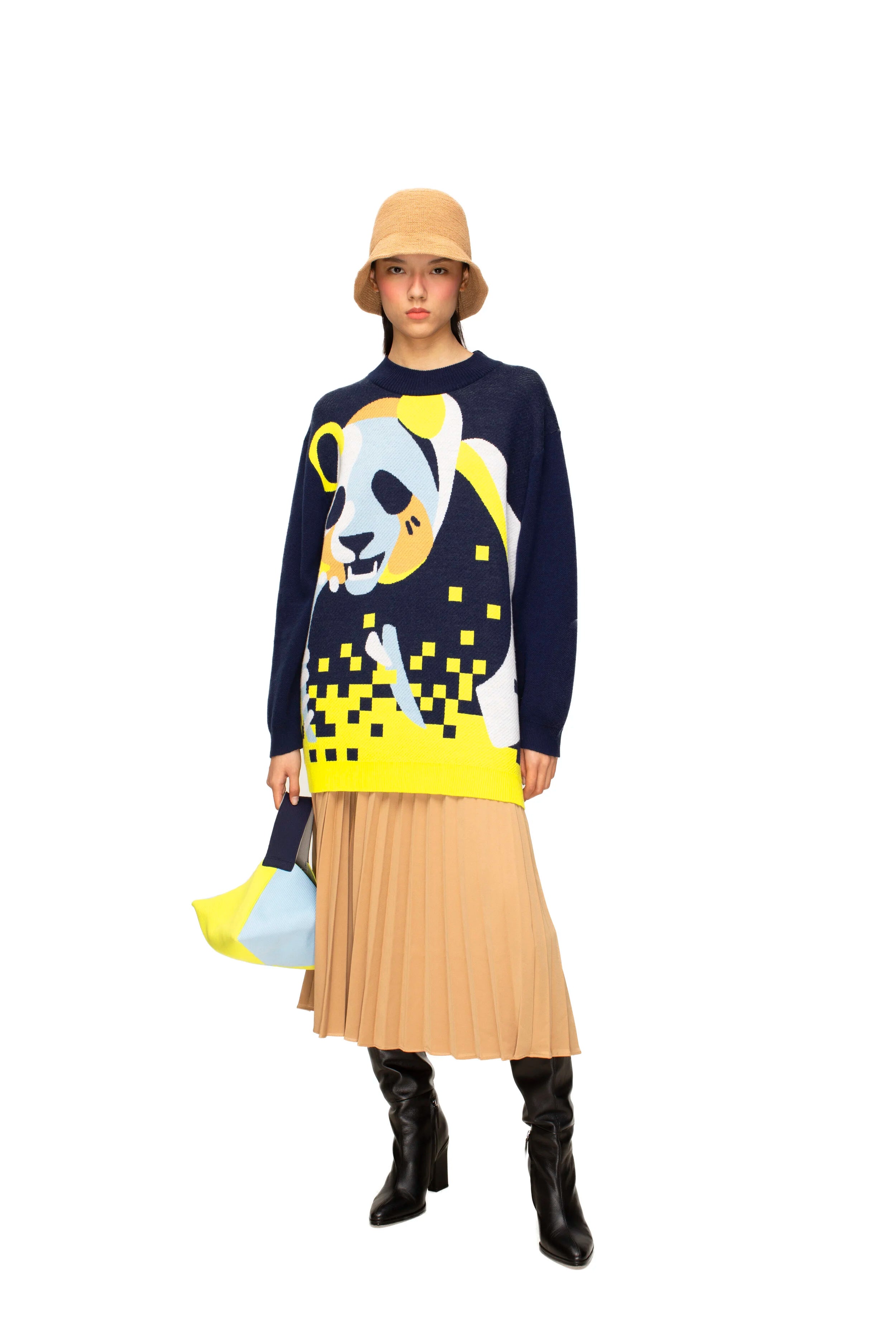 PANDA OVERSIZE KNIT SWEATER